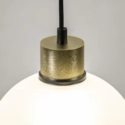 Straluma Chique 3-lichts hanglamp rond zwart-goud + opaal glas><noscript><img width=