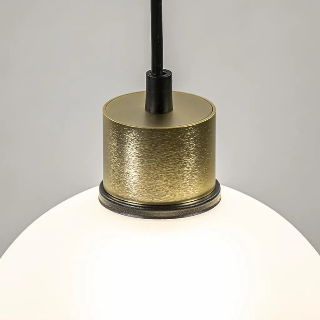 Straluma Chique 3-lichts hanglamp rond zwart-goud + opaal glas> Eettafellampen|Pendel Lampen