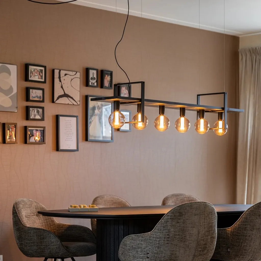 Straluma Grote hanglamp zwart frame met houten planken> Eettafellampen|Eetkamerverlichting