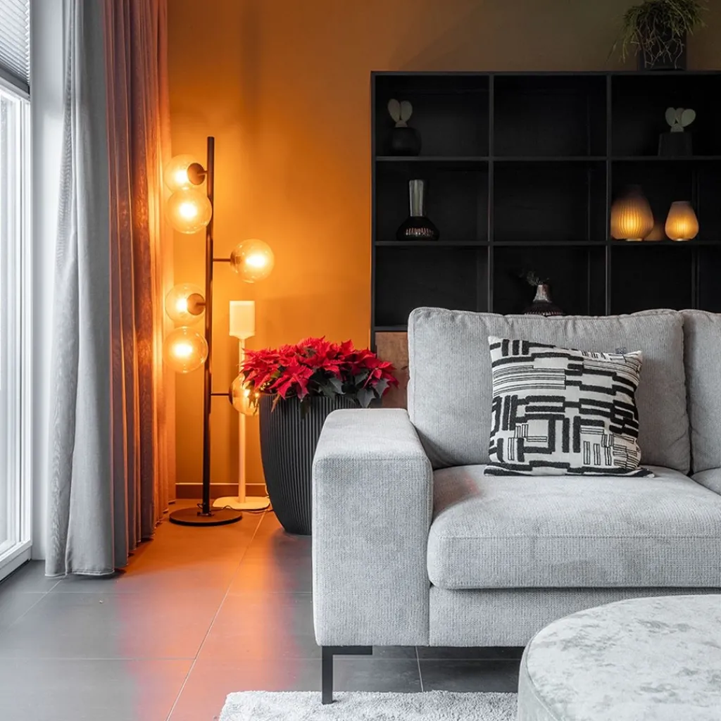 Straluma Grote vloerlamp 6-lichts zwart met smoke glazen bollen> Vloerlampen|Retro Verlichting