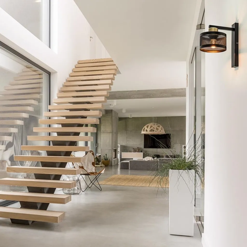 Straluma Landelijke wandlamp zwart/goud met ronde kap> Woonkamerlampen|Slaapkamerlampen