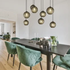 Straluma 8-Lichts eettafelhanglamp zwart met smoke glazen kappen reliëf><noscript><img width=