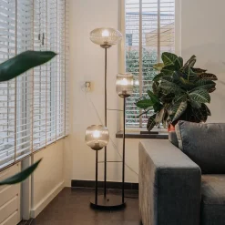 Straluma 3-Lichts vloerlamp met smoke glazen kappen reliëf><noscript><img width=