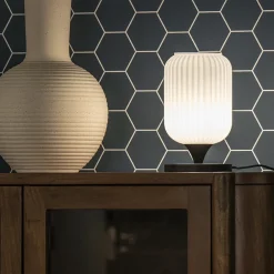 Straluma Mat witte tafellamp met zwarte voet><noscript><img width=