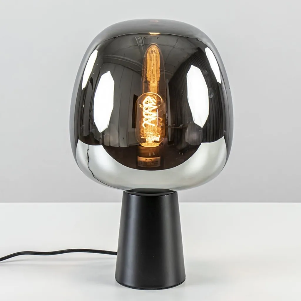 Straluma Mat zwarte tafellamp Mayson met smoke glazen kap> Tafellampen|Light and Living