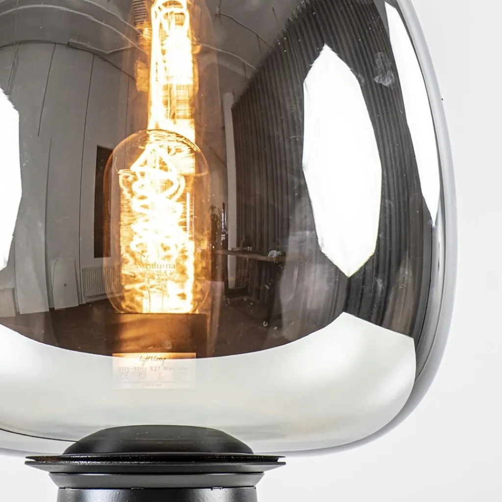 Straluma Mat zwarte tafellamp Mayson met smoke glazen kap> Tafellampen|Light and Living