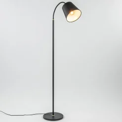 Straluma Mat zwarte vloerlamp met goud en kunststof kap> Vloerlampen|Landelijke Verlichting