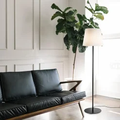 Straluma Mat zwarte vloerlamp met opaal glazen kap><noscript><img width=