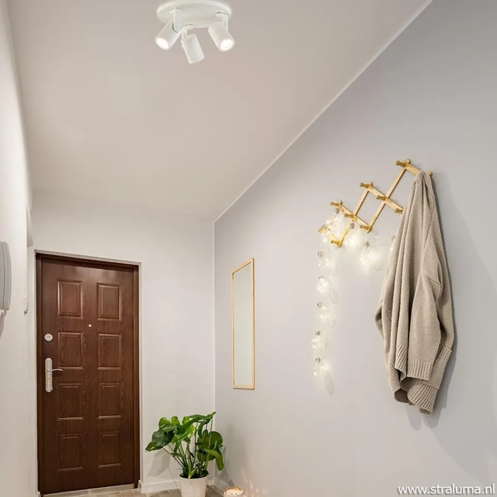 Straluma Moderne 3-lichts plafondspot wit metaal> Opbouwspots|Keukenverlichting