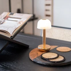 Straluma Sfeervolle tafellamp goud met frosted kapje op batterij><noscript><img width=