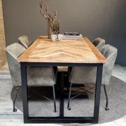 Straluma Stoere eettafel mangohout met visgraat en zwarte poot><noscript><img width=